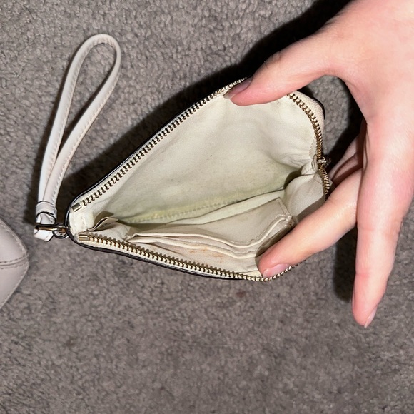 Coach clutch/wristlet - Picture 3 of 4